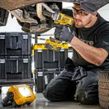 Lampada da lavoro autoportante DeWalt DCL077-XJ, 2000 lm, IP54, senza fili (batteria ricaricabile venduta separatamente)