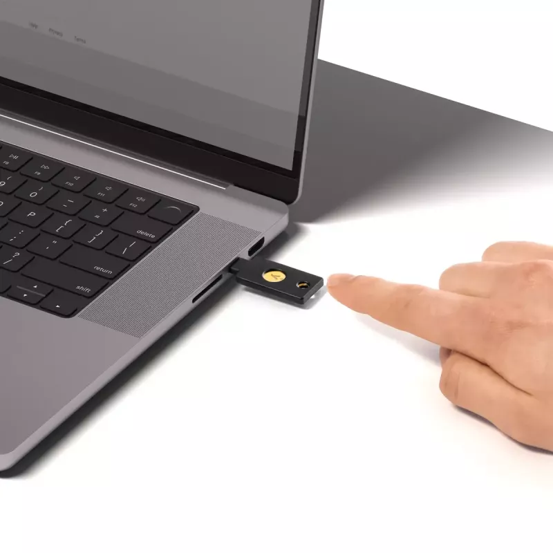 Chiavetta USB Yubico nero