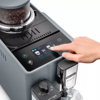 Macchina per espresso De’Longhi Rivelia EXAM440.55.g — completamente automatica, serbatoio acqua 1,4 l, macinacaffè 250 g, 19 bar, display TFT touch