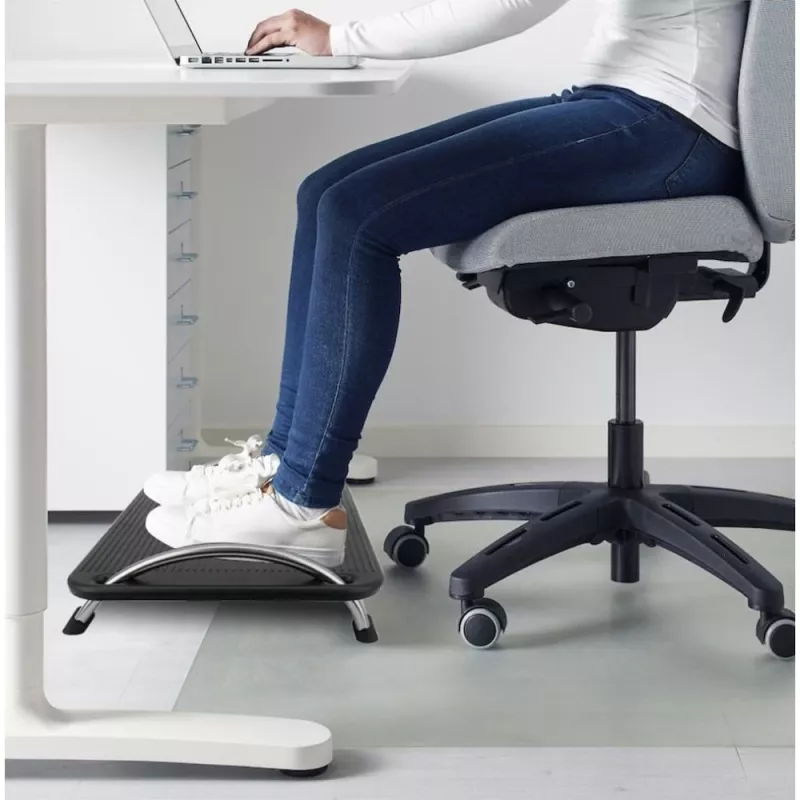 Techly ICA-FR 13 poggiapiedi ergonomico regolabile, regolazione dell'inclinazione, antiscivolo, 43 x 28 cm, nero
