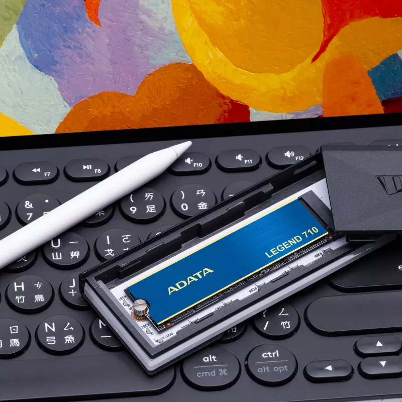 SSD M.2 ADATA LEGEND 710 256 GB — PCIe 3.0 NVMe, lettura 2100 MB/s, scrittura 1000 MB/s