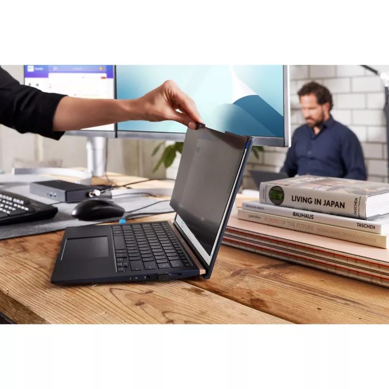 Kensington MagPro filtro privacy magnetico per laptop 13,3 pollici (16:9)