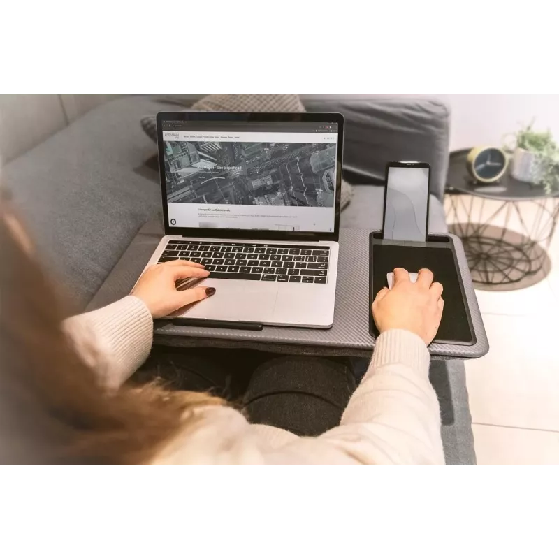 Supporto da scrivania per notebook DIGITUS fino a 17 pollici con slot mobile, tappetino mouse