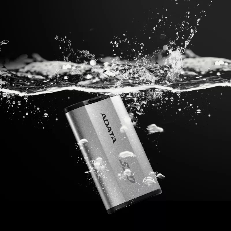 SSD portatile ADATA SD810 4 TB, USB Type-C, USB 3.2 Gen 2x2, 2000 MB/s in lettura/scrittura, IP68 case in alluminio