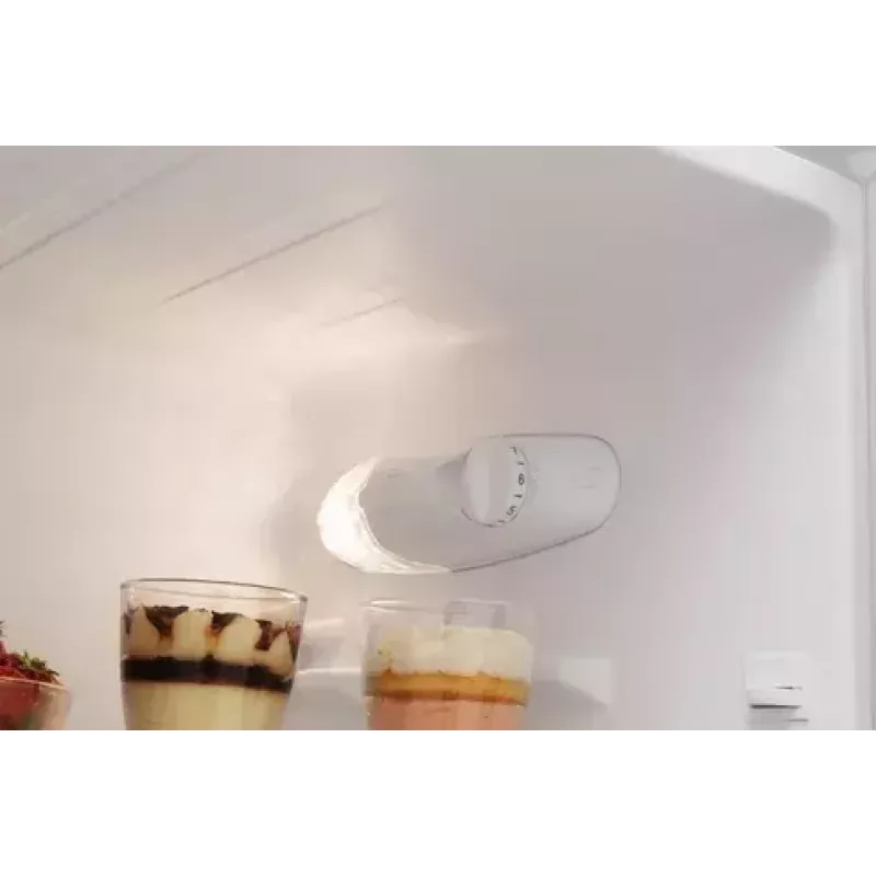 Amica FK200.4(E) frigorifero combinato a libera installazione, congelatore in basso, frigorifero 109 l + congelatore 48 l, classe energetica E, bianco