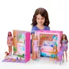 Casa delle bambole Barbie Getaway con bambola, 4 aree di gioco e 11 accessori decorativi