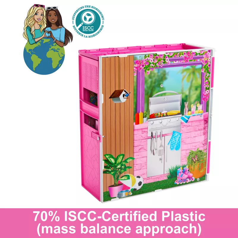 Casa delle bambole Barbie Getaway con bambola, 4 aree di gioco e 11 accessori decorativi