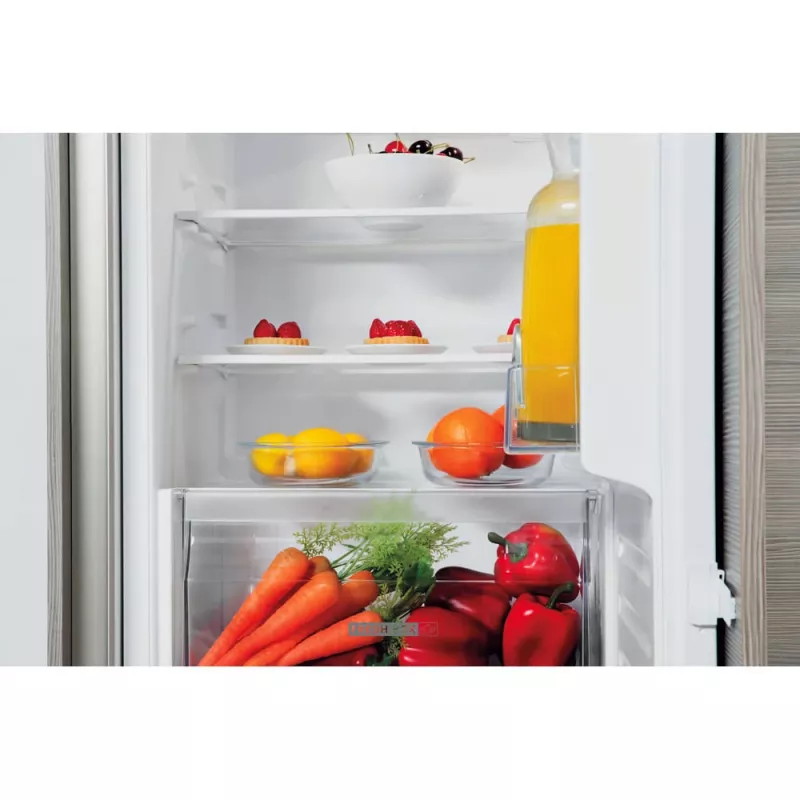 Whirlpool ARG 7342 Frigorifero combinato da incasso 189 L Bianco