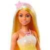Barbie A Touch of Magic Royal bambola con capelli biondi evidenziati, gonna con stampa farfalla e accessori