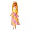 Barbie A Touch of Magic Royal bambola con capelli biondi evidenziati, gonna con stampa farfalla e accessori