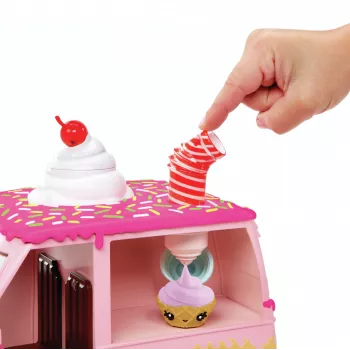 MGA Entertainment Yummiland Lipgloss Truck ciondolo con bambola