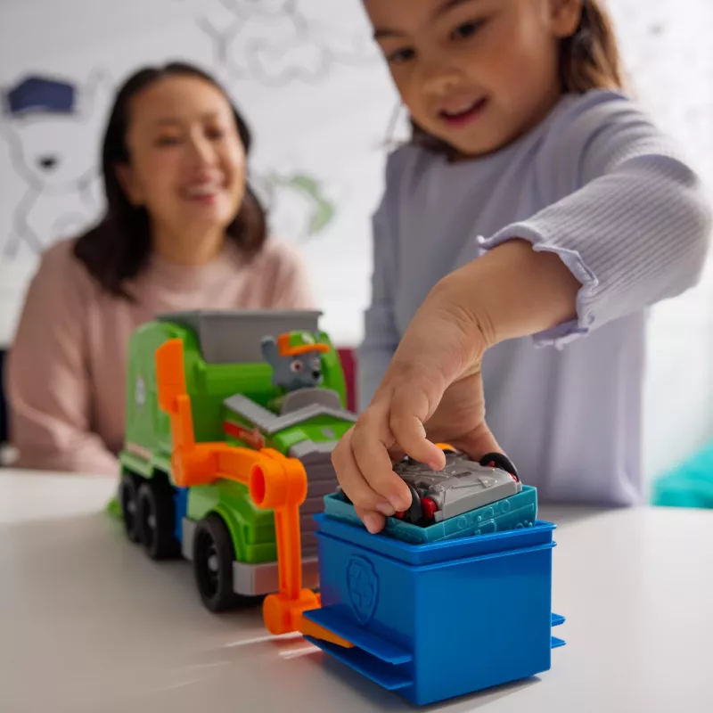 PAW Patrol: Crush N’ Roll camion per il riciclo con action figure Rocky e veicolo compattatore trasformabile, giocattolo per bambini e bambine da 3 anni