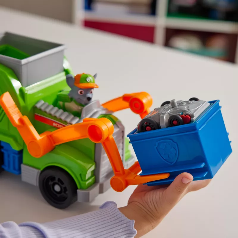 PAW Patrol: Crush N’ Roll camion per il riciclo con action figure Rocky e veicolo compattatore trasformabile, giocattolo per bambini e bambine da 3 anni