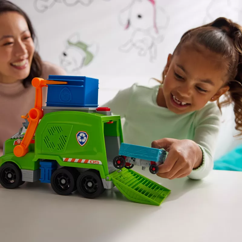 PAW Patrol: Crush N’ Roll camion per il riciclo con action figure Rocky e veicolo compattatore trasformabile, giocattolo per bambini e bambine da 3 anni