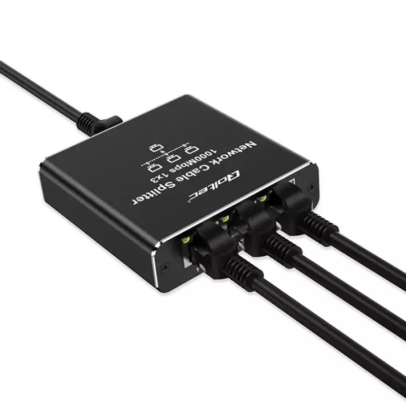 Splitter Ethernet QOLTEC 52294 1x3 RJ45 con ingresso alimentazione USB-C