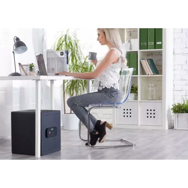 Cassaforte freestanding Yale YSEB/400/EB1 acciaio nero combinazione