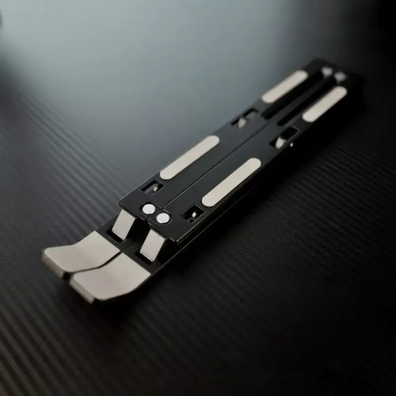 Supporto per laptop SAVIO PB-05 regolabile in altezza portatile — SAVIO PB-05