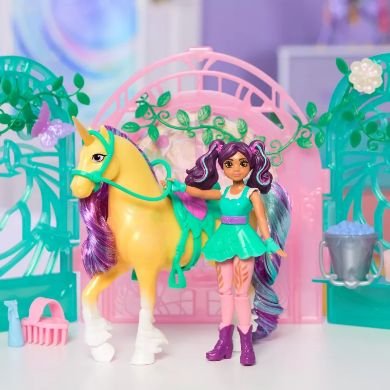 Unicorn Academy, set di gioco con bambola Ava e stalla foglia che cambia colore, idea regalo di Pasqua, 15 accessori, bambole e giocattoli unicorno per bambine dai 4 anni