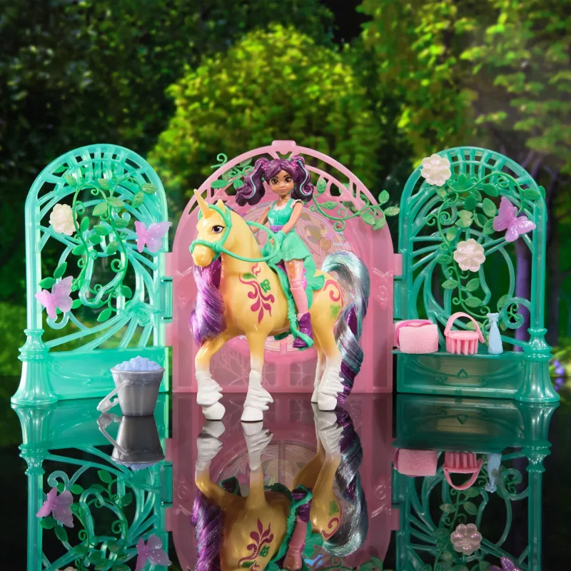 Unicorn Academy, set di gioco con bambola Ava e stalla foglia che cambia colore, idea regalo di Pasqua, 15 accessori, bambole e giocattoli unicorno per bambine dai 4 anni