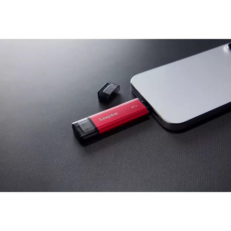 SSD esterno Kingston 2 TB Dual USB-A/USB-C, USB 3.2 Gen 2, lettura 1050 MB/s, scrittura 950 MB/s, nero/rosso