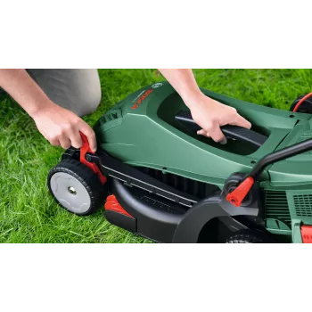 Tosaerba elettrico Bosch UniversalRotak 34-405, 1300 W, larghezza di taglio 34 cm