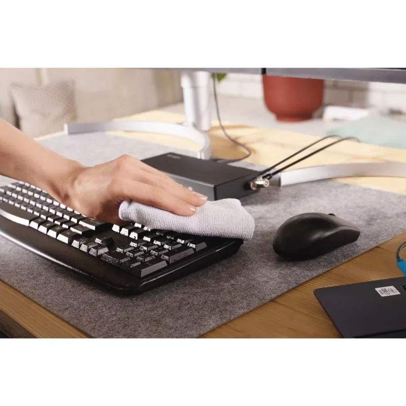 Mouse Kensington Pro Fit con filo, lavabile, ambidestro, ottico, USB, 1600 DPI, nero