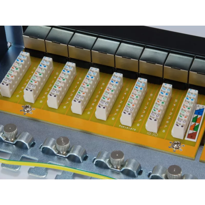 Patch panel 24 porte Cat.6A schermato Equip
