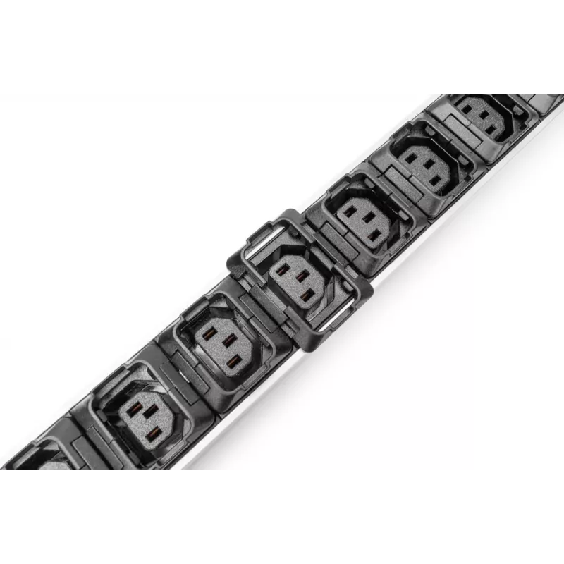 DIGITUS IT BASIC PDU. 3PH. 16A. 24 x C13. 3 x C19 Verticale. Cavo 3m. Connettore IEC309 3Ph-16A