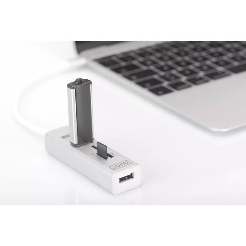 DIGITUS HUB USB 2.0 Type-C con lettore di schede 3x USB 2.0. 1x SD, 1x MicroSD case in alluminio