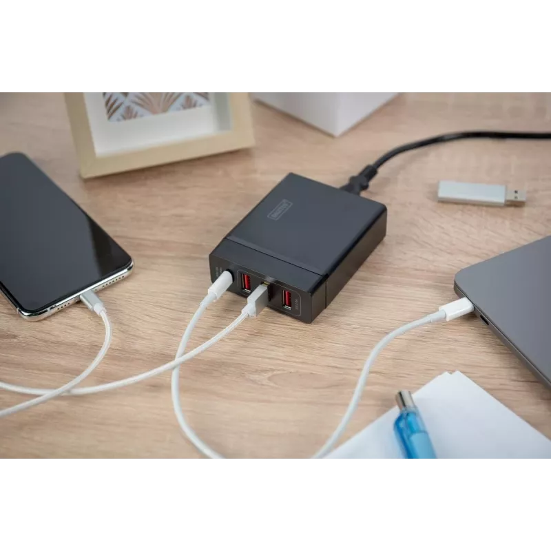 DIGITUS caricabatterie USB a 4 porte, 72 W 1x USB-C (PD) 5,9,15,20 V/3 A, 3x USB-A 5 V/2,4 A, nero