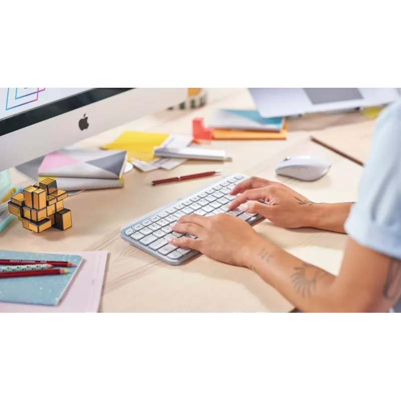 LOGITECH tastiera wireless illuminata minimalista - MX KEYS MINI - Pale Gray - Qwertz tedesco