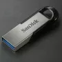 WESTERN DIGITAL SanDisk Ultra Flair - 16 GB chiavetta USB - USB 3.0 - nero / argento