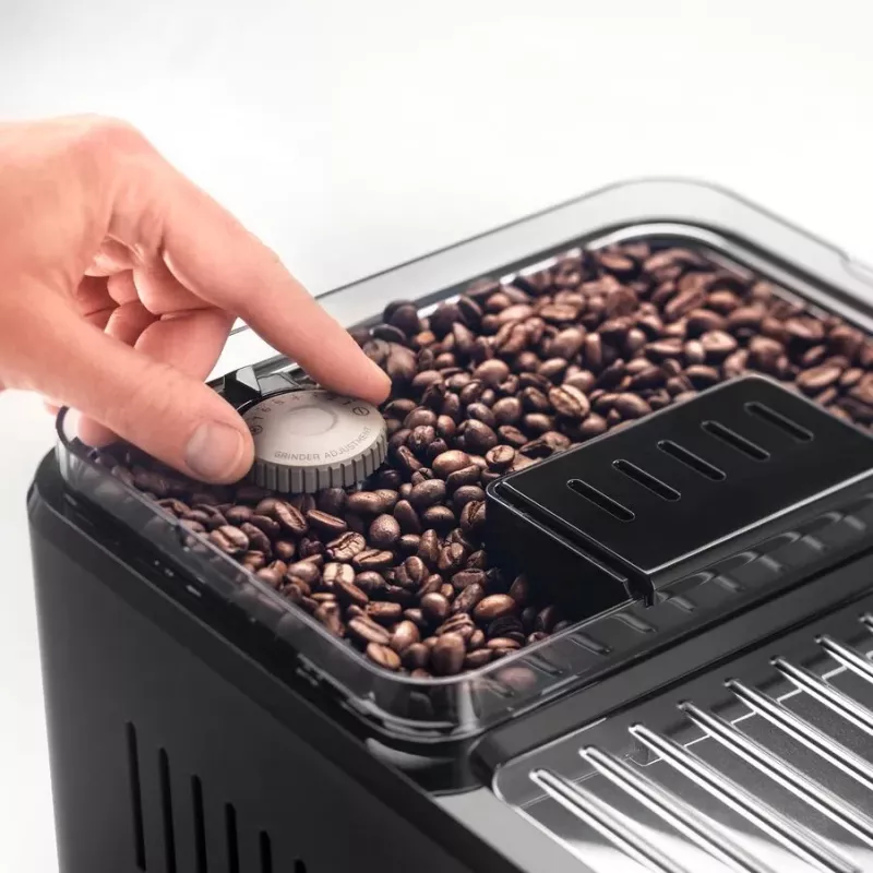 Macchina da caffè combinata De’Longhi ECAM450.86.T — completamente automatica, serbatoio acqua 1,8 l, contenitore chicchi 300 g, 19 bar, macinacaffè integrato, display TFT