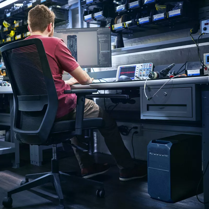HP Z4 G5 workstation, Intel Xeon W3-2535, 64 GB, SSD da 1 TB, NVIDIA RTX 4000 Ada, Windows 11 Pro