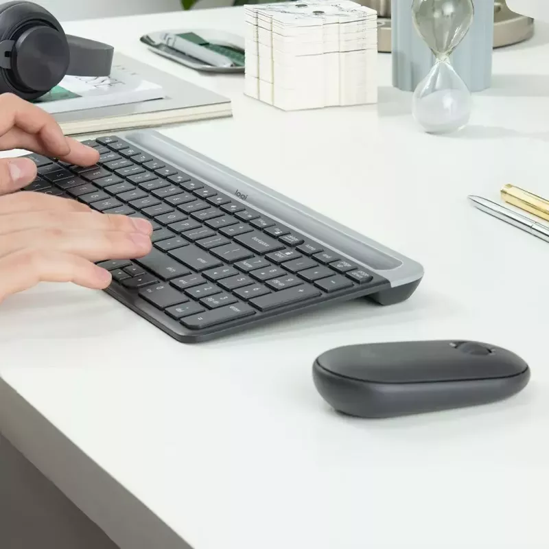Logitech MK470 Tastiera e mouse wireless, Grafite, mouse incluso, QWERTY US, USB