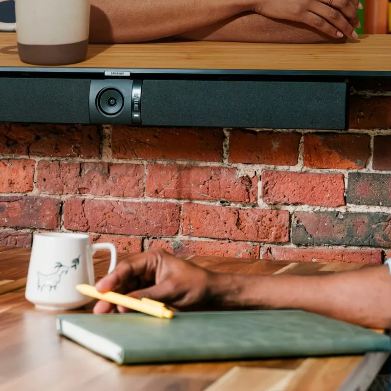 Owl Labs Owl Bar Dispositivo per videoconferenze — Barra per videoconferenze 4K con Active Speaker Focus (completa con Meeting Owl 3 o Pro per copertura a 360 gradi e commutazione automatica della telecamera)
