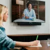 Owl Labs Owl Bar Dispositivo per videoconferenze — Barra per videoconferenze 4K con Active Speaker Focus (completa con Meeting Owl 3 o Pro per copertura a 360 gradi e commutazione automatica della telecamera)