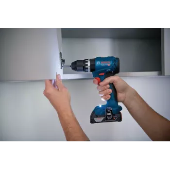 Bosch GSB 18V-45 Professional 06019K3300 trapano avvitatore a percussione a batteria, 18 V Li-ion, 45 Nm, mandrino da 13 mm, 35 mm legno / 10 mm acciaio, 97 dB, solo (senza batteria e caricabatterie)