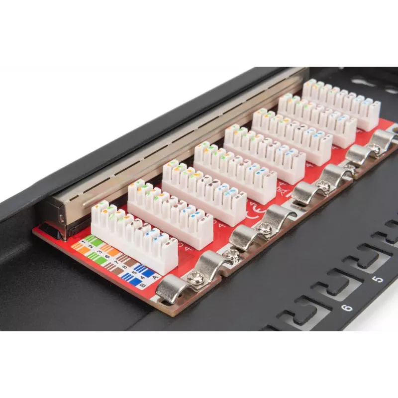 Patch panel DIGITUS CAT6A schermato, 8 porte 1/2U, installazione rack 10
