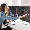 Monitor touchscreen ALOGIC Clarity Max Touch 32C4KPDWT, 32 pollici, 3840x2160 4K UHD, 65 W Power Delivery, webcam da 8 MP, hub USB, nero/argento