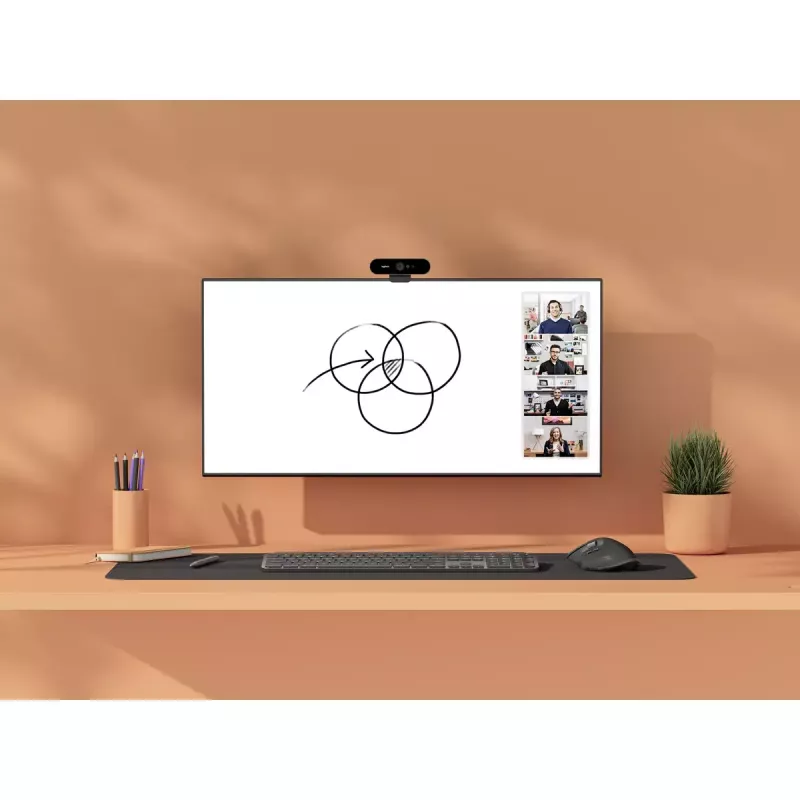 Logitech Scribe 960-001332 telecamera per lavagne, Full HD 1080p, 15 fps, USB, Bluetooth, bianco sporco