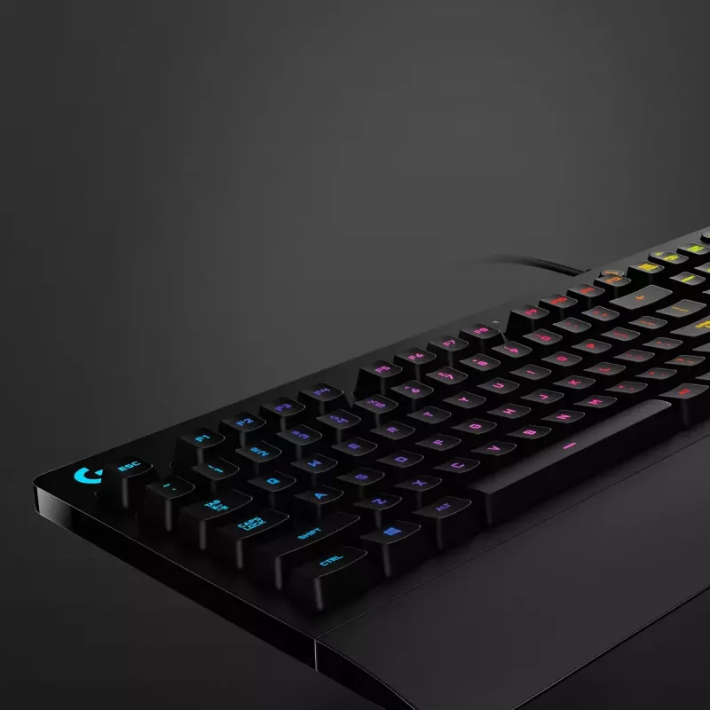 Tastiera gaming Logitech G G213 Prodigy full-size RGB LED con filo