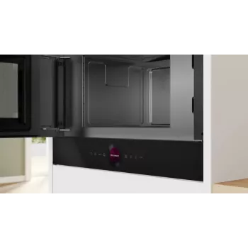 Microonde da incasso solo Bosch Serie 8 BFL7221B1 — 900 W, 21 L, controllo touch, nero