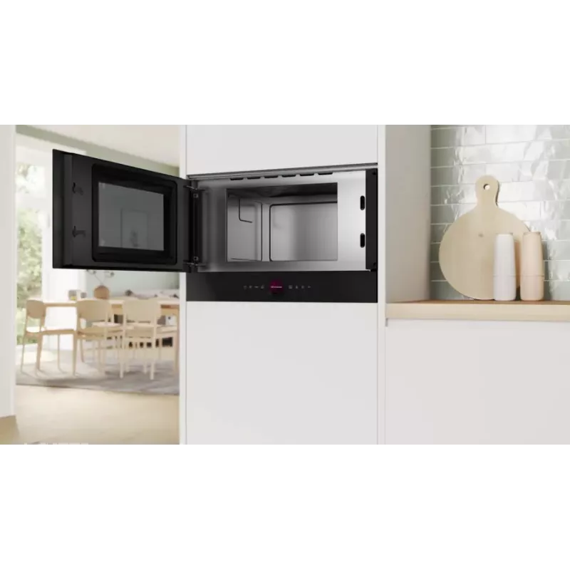 Microonde da incasso solo Bosch Serie 8 BFL7221B1 — 900 W, 21 L, controllo touch, nero
