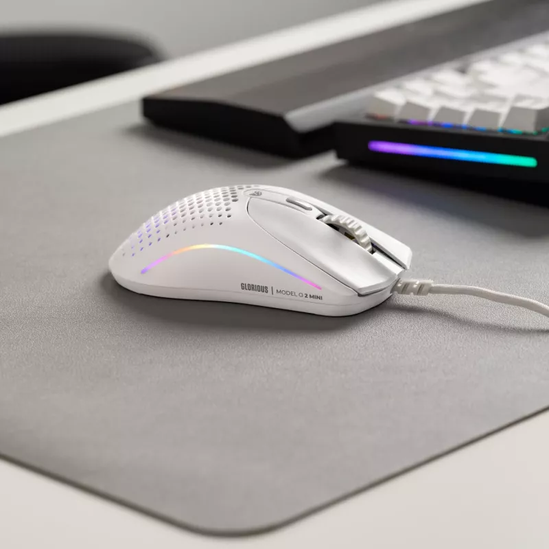 Glorious Gaming Glorious Model O 2 Mini - bianco opaco, per destrorsi, ottico, USB Type-A, 26000 DPI, bianco