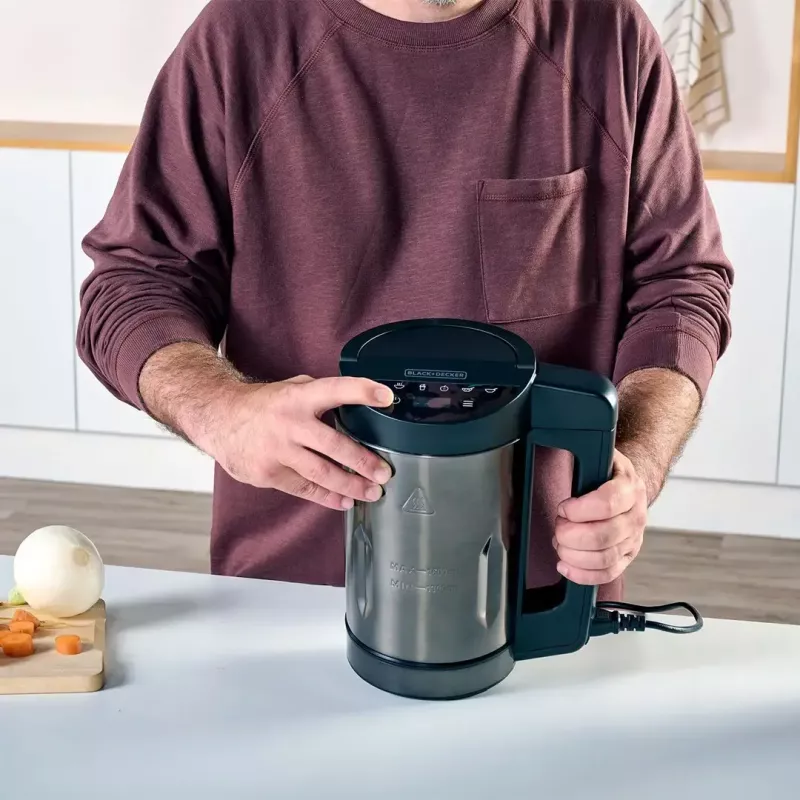 Preparatore elettrico di zuppe Black & Decker BXSM1000E 1,6 L, 1.040 W, acciaio inox, 6 programmi, controllo touch, frullatura, blocco di sicurezza