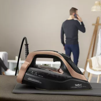 Ferro da stiro a secco e a vapore Tefal Ultimate Power Pro FV9E50 suola Durilium AirGlide Autoclean 3200 W nero, rame
