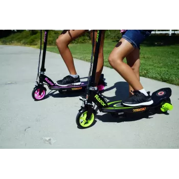 Monopattino elettrico Razor Power Core E90 — batteria al piombo 12 V, 16 km/h max, telaio in acciaio, ruote in gomma piena, carico 54 kg