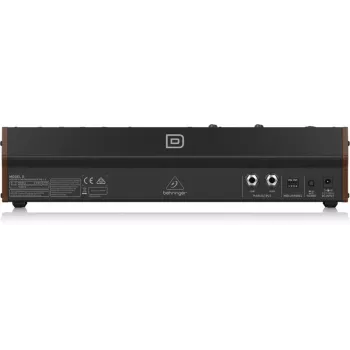Sintetizzatore Behringer Model D nero colore case nero sorgente di alimentazione DC AC