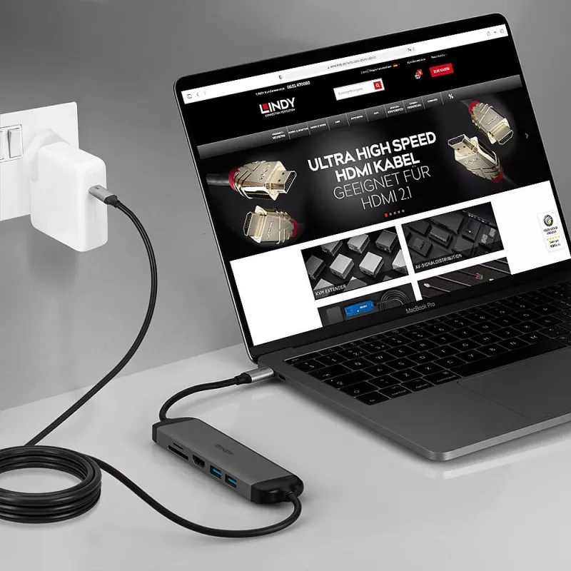 Docking station micro per laptop USB-C Lindy DST-Micro 140 con supporto 4K e cavo di ricarica 1,4 m 60W